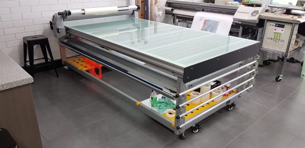 Vinyl application table